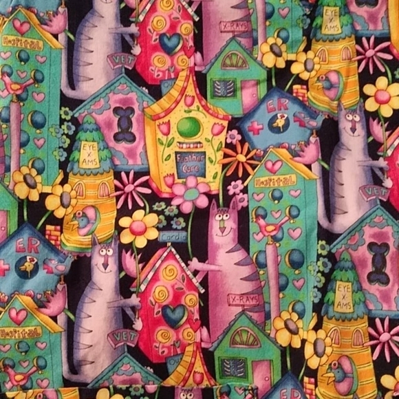 Cottonality scrub top small cats design - Picture 2 of 8